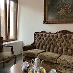 Appartement Modern And Classic House Old Down