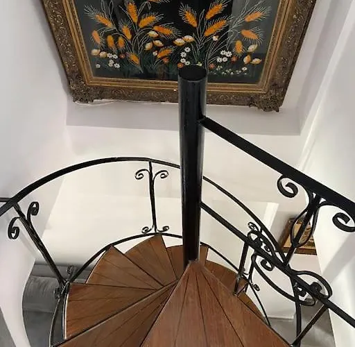 Modern And Classic House Old Down * Rhodes City