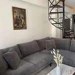 Modern And Classic House Old Down Apartman *