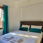 Modern And Classic House Old Down Apartman
